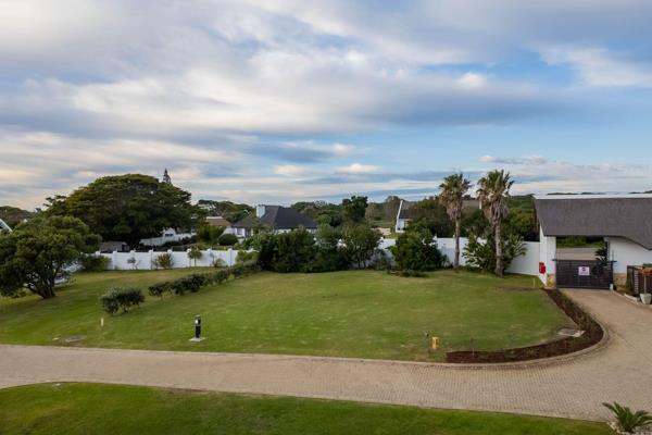 SOLE MANDATE: Situated in the secure Leighton Estate, located in St Francis Bay, this ...