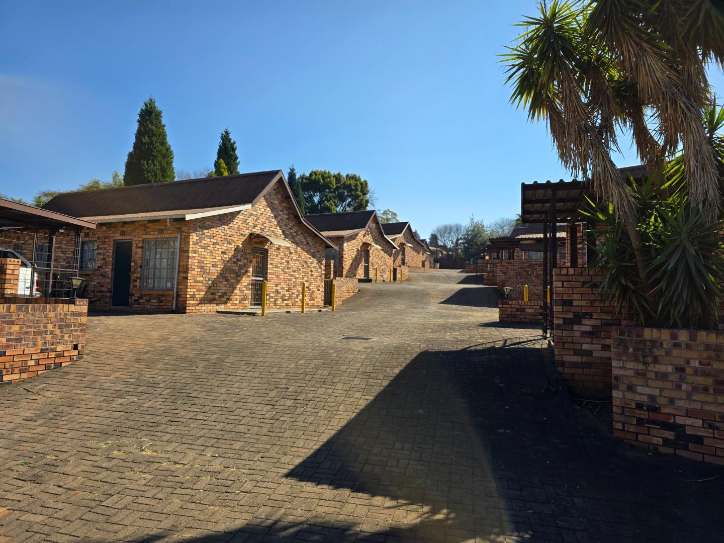 33 Bedroom Townhouse for sale in Piet Retief - P24-114724220