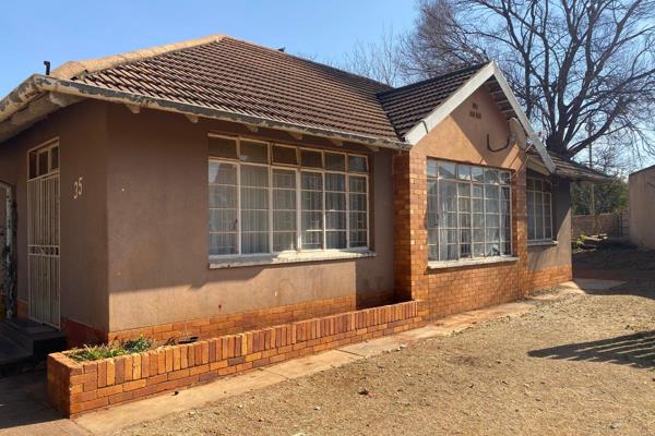 Discover this 3-bedroom home, perfect for families conveniently located in the heart of Stilfontein.
FEATURES: 
* 3 Bedrooms
* 1 ...