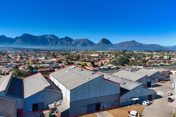 Secure Industrial premises to let in Spilo Business Park, Paarl

Elevate your business with this functional warehouse available for ...