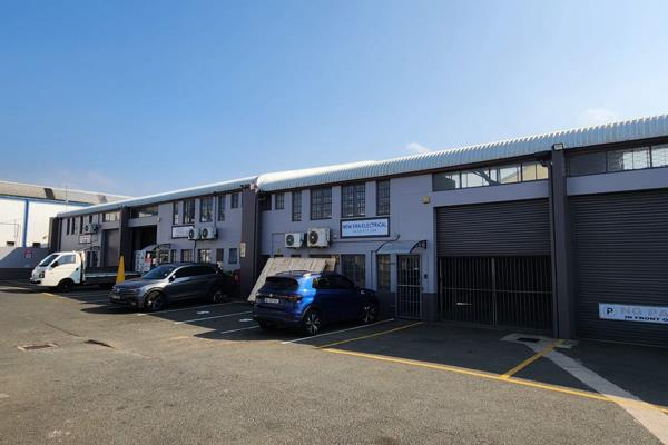 We are pleased to have sold this newly renovated 266m2 mini-factory / warehouse unit ...