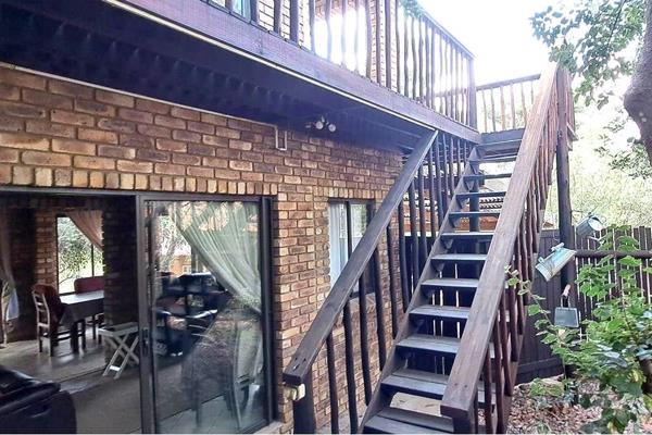 In the heart of the bushveld at Leeupoort Holiday Town, near Thabazimbi or Bela-Bela it this Charming Neat Brick Face Double Storey ...