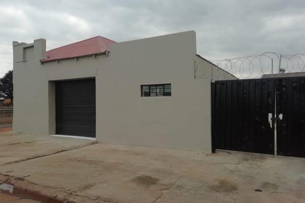 Commercial Industrial workshop newly painted and restored features.

A spacious and versatile space suitable for various industrial ...