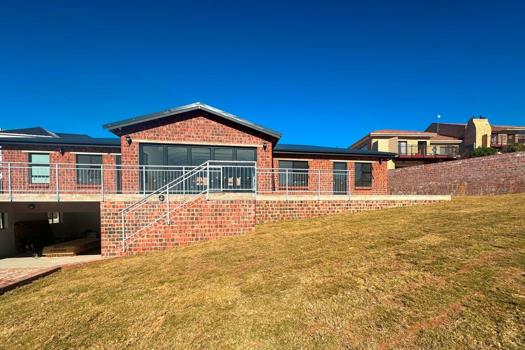 4 Bedroom House for sale in Stilbaai Wes