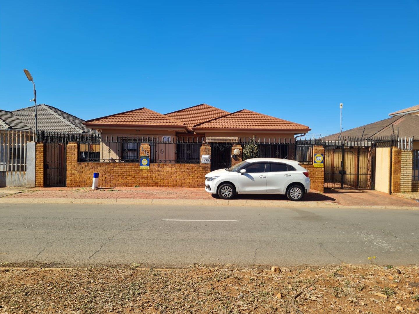 Lenasia Ext 1 Property Property And Houses For Sale In Lenasia Ext 1 