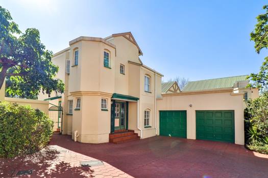 3 Bedroom Townhouse for sale in Waterkloof Glen