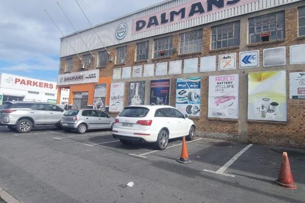 This expansive 587m2 retail property is available for rent in Mitchells Plain, situated ...