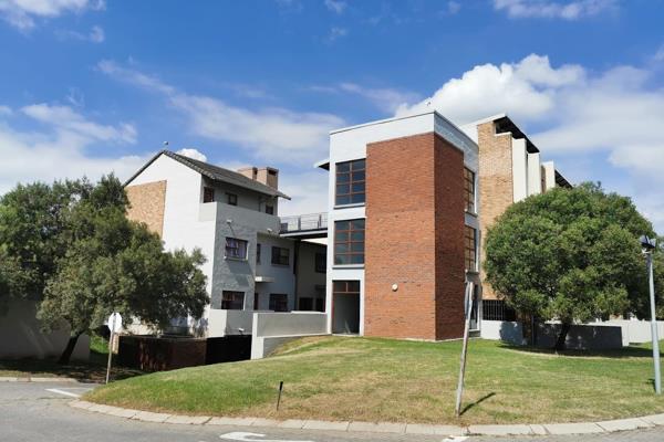 Apartment for Rent in Midrand! 

Discover the perfect 2-bedroom flat at San Ridge Village, located in the desirable Midridge Park ...