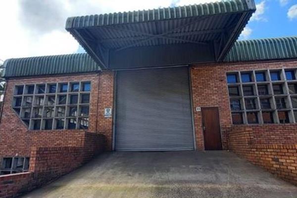 Prime Property presents a 408m2 warehouse unit available for Sale in Pinetown. 
Palm River Industrial Park is a light, face brick ...