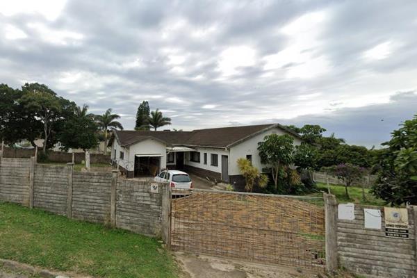 Urgent Sale: 4 Bedrooms 2 Bathrooms freehold house for Sale in Hibberdene, Kwazulu-Natal.
 
Property Features:

4 Beds

2 ...