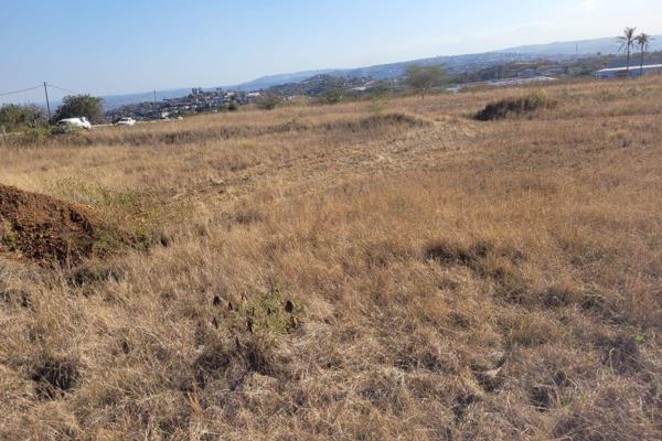 Discover an exceptional opportunity with this expansive 27,000m&#178; vacant land in Verulam Waterloo, ideally suited for both ...