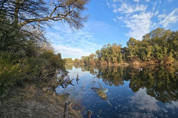 **Vaal de Grace Nature Estate - Riverfront Stand for Sale**

Experience the ultimate in luxury living with this exceptional 2000m&#178; ...