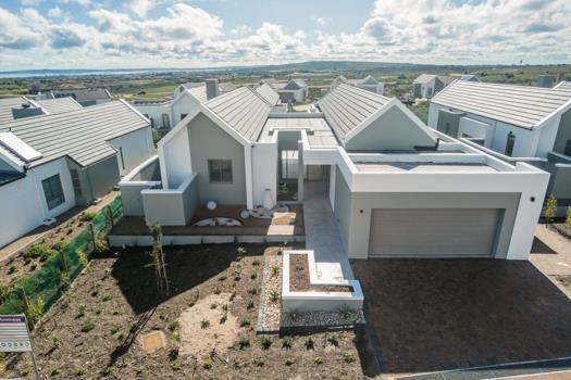 3 Bedroom House for sale in Langebaan Country Estate