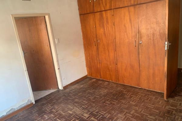 A big bedroom with en-suite (shower and toilet) to rent in High street Rosettenville, with BIC, shared kitchen, secured premises and ...