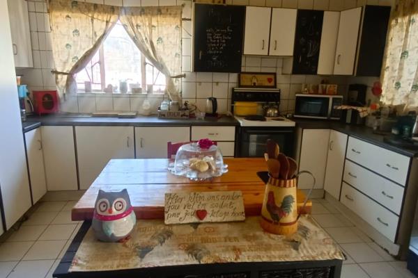 Near Schools and Shopping Centre.

EXTRAS
- Flatlet.
- Entertainment Area with Braai Facility.
- Electrical Fencing with Cameras ...