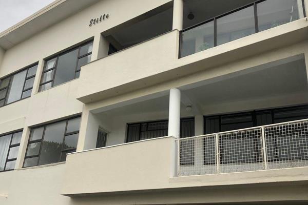 We present to you this 1 bedroom apartment in the quiet well established Stilte Apartment block in Fagan Street, Strand. Needing just a ...