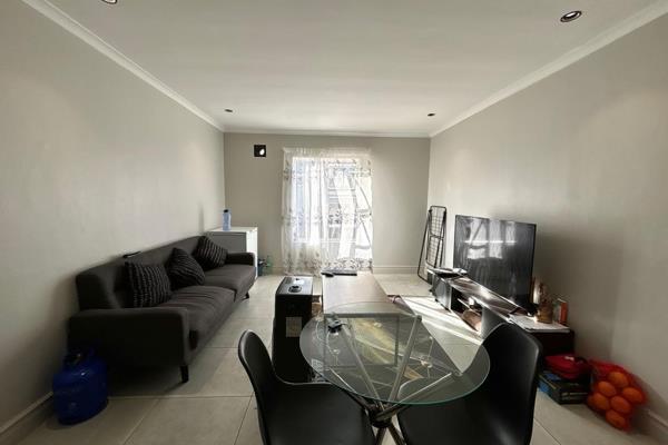 Welcome to your dream home in Goodwood! 

This charming apartment offers a  cheerful living space, perfect for those seeking comfort ...