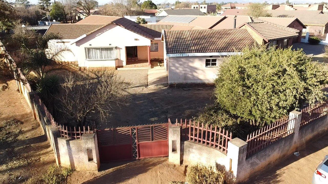 4 Bedroom House for sale in Meyerton Park - 777 Farms Street - P24 ...