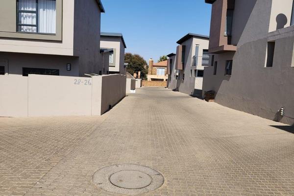 3 Bedroom Townhouse for Sale in Glen Marais

Modern bedroom cluster house four sites plaster in Glen Marais with fully tiled floor ...