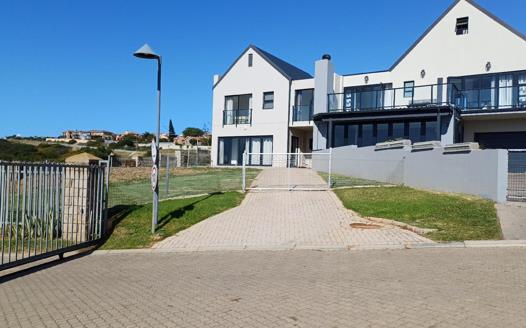 3 Bedroom House for sale in Hartenbos Heuwels