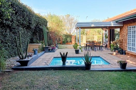 3 Bedroom House for sale in Glen Marais