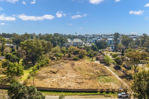 Discover the potential of this 10,000 sqm vacant lot in the heart of Carlswald, ideal for discerning buyers interested in residential ...