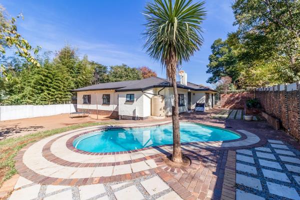 GENEROUS FAMILY HOME IN SANDRINGHAM

A wonderful family home offering 4 bedrooms and 3 bathrooms, 2 of which are ensuite.

The kitchen ...