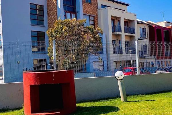 Welcome to this stunning 3-bedroom, 2-bathroom duplex apartment nestled in the heart of Midrand. This immaculate property epitomizes ...