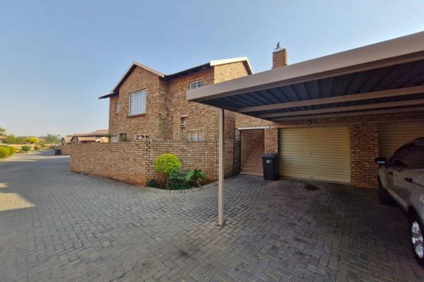 This lovely modern apartment is situated in Annlin, North of the Magalies Mountain ...