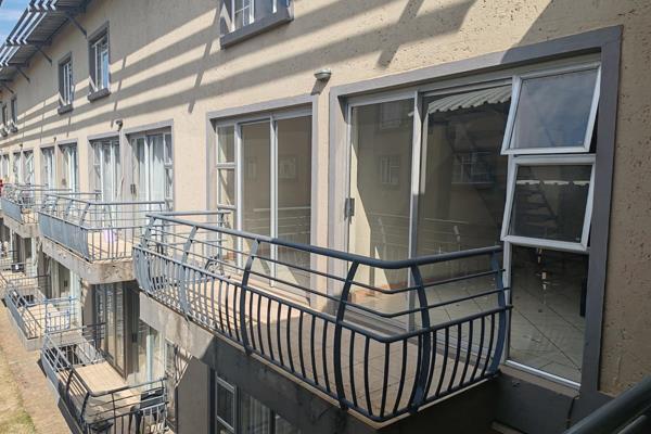 Investment opportunity !

**Property Overview:**
- **Type:** 1-bedroom flat with a loft
- **Location:** 1st floor, situated in the ...