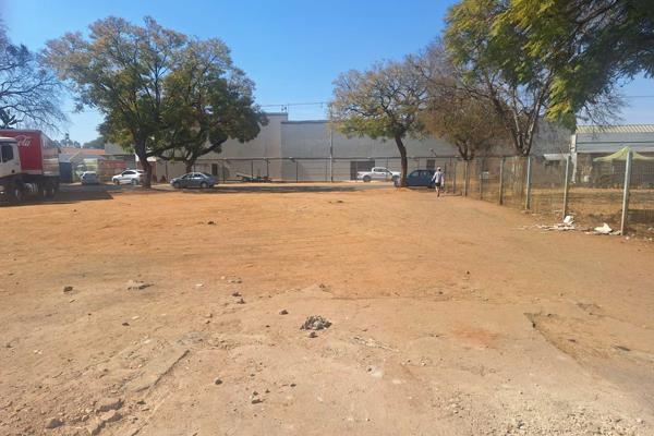 This is a vacant land in the heart of Pretoria North CBD.

The land is suitable for office block, residence or any other option.

It is ...