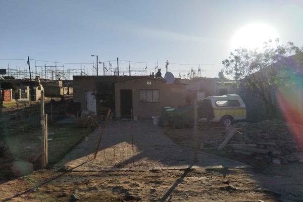 House in Olievenhoutbosch for sale, calling for investors
A lovely and spacious 4 Bedroom home is situated Olievenhoutbosch in ...