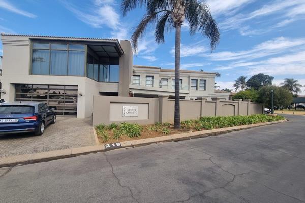 Luxury living can be yours with this spectacular home situated in the exclusive Monte Cristo Estate in Beyers Park. Enjoy the highest ...