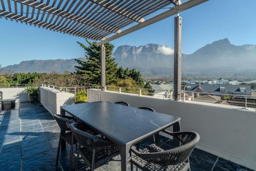 2 Bedroom Apartment / Flat for sale in Claremont Upper