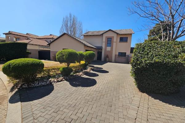 Discover Your Dream Home in the Secure Raslouw Gardens Estate

Welcome to this exquisite ...