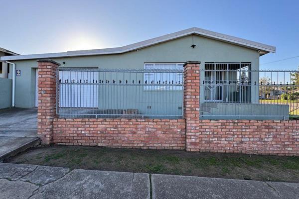 Exclusive Mandate.

Step into comfort and convenience with this charming 3-bedroom corner home in Rosedale. This beautifully designed ...