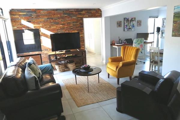 The beautiful upmarket and stylish apartment is a real gem with quality finishes. You ...