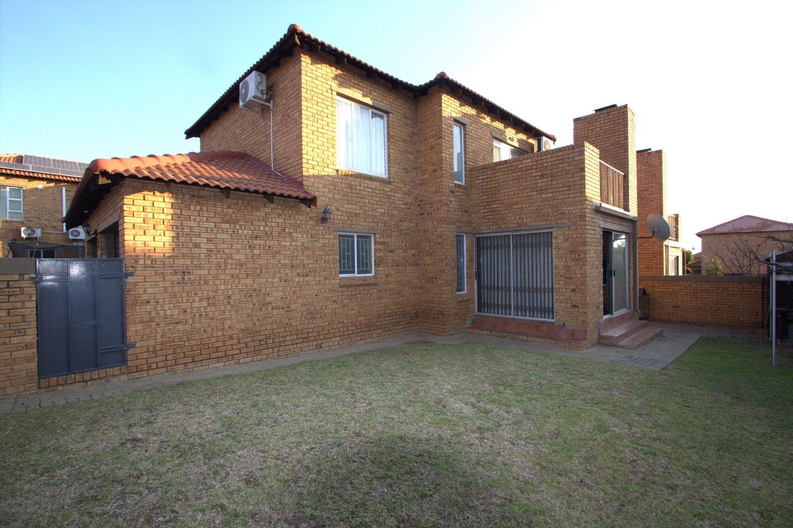Kyalami Hills Property Townhouses for sale in Kyalami Hills