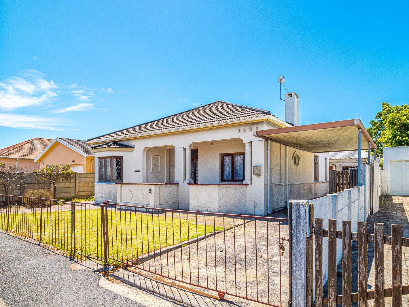 3 Bedroom House for sale in Kenwyn P24114056014