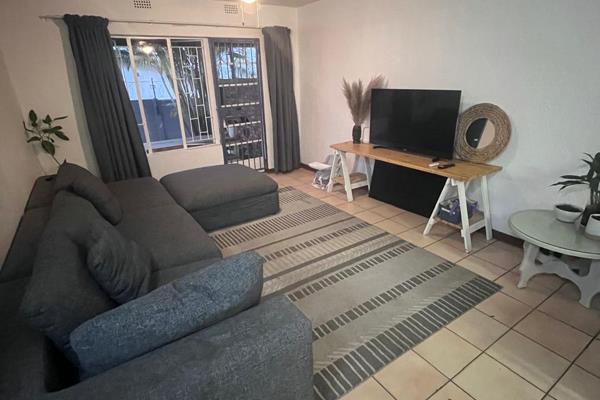 Cozy 2 bedroom apartment available to rent in Charlie&#39;s Place, Marloth street, Nelspruit.

This neat apartment features an open ...