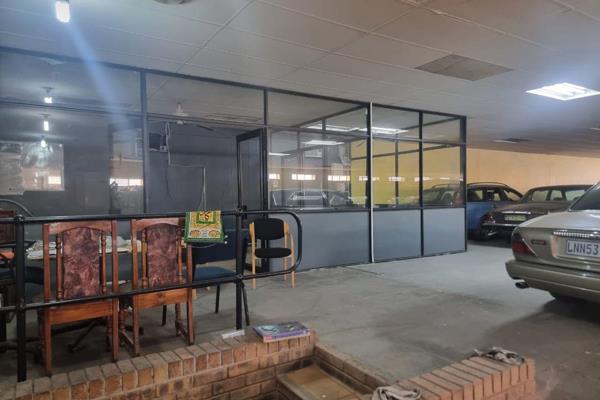 A prime car dealership measuring 600sqm is to let immediately in the Benoni CBD. The ...