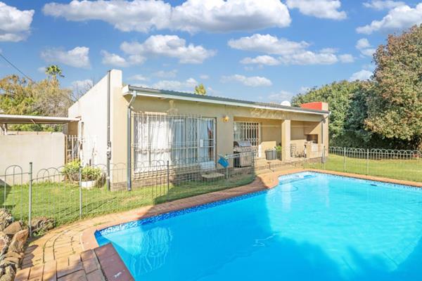 Family home is sought-after Highway Gardens, Edenglen.

Immerse yourself in this ...