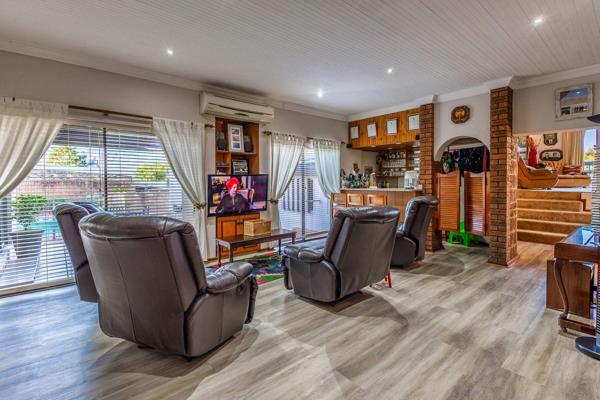 5 BEDROOM HOUSE FOR SALE IN GROENVLEI - PAARL

Exquisite 5-Bedroom Family Home in Tranquil Groenvlei, Paarl
Discover the epitome of ...