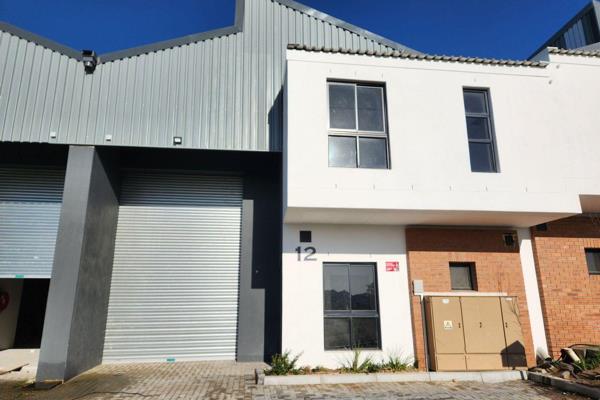 !!Brand new warehouses!!
!!Configure mezzanine to your specifications!!


This 302m2 ...