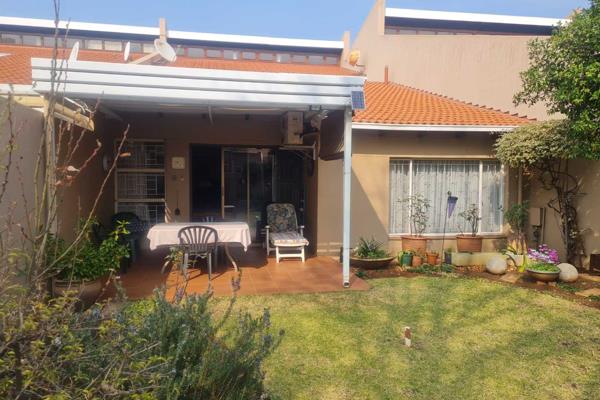 Exclusive mandate
very neat and spacious 3 bedroom simplex with one bedroom downstairs ...