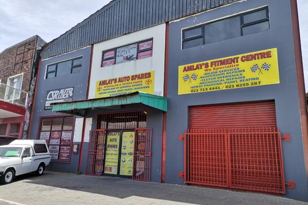 Own this great opportunity for your very own business today, an open plan spacious building with many options for a thriving business ...