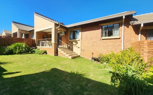 2 Bedroom Townhouse for sale in Mooikloof Ridge