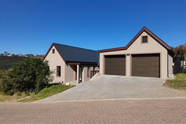 Knysna.....  Brand new.... 3 Bedroom, 3 Bathroom Home for sale in the beautiful  Estate ...