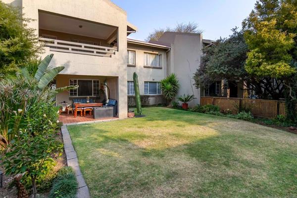 Beautiful 2 bedroom, 2 bathroom garden unit in a 24hr access controlled complex within ...