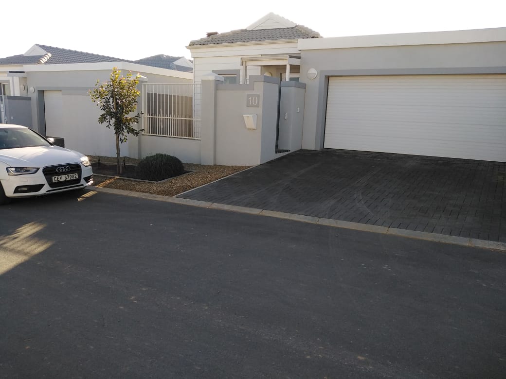 Pinehurst Property Property and houses to rent in Pinehurst